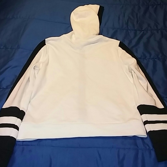 **SOLD**Pink full zip jacket - Picture 4 of 4